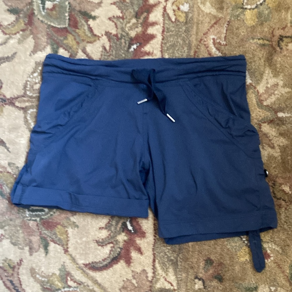 Lululemon Play in the Sun Adjustable Black/Dark Grayish color Shorts. - Picture 4 of 10